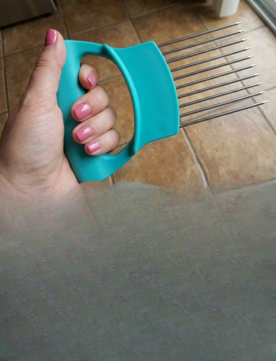 “Can anyone tell me what this is? I got it in a bag of stuff from kitchenware at the thrift store.”