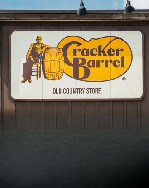 Why Cracker Barrel’s New Dining Policy for Employees Is Getting Attention Across the Country