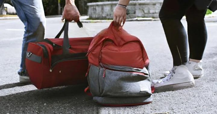 Why You Should Place Your Luggage in the Hotel Room’s Bathtub for a Safer and More Stress-Free Stay