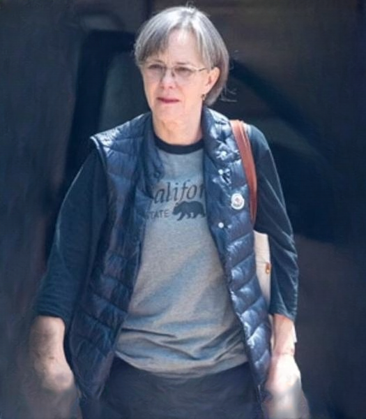 Sally Field Responds to Criticism About Her Looks with Grace and Strength