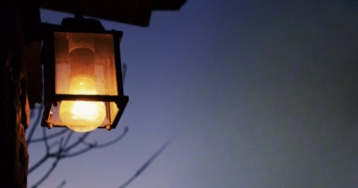 Why You Should Always Turn On Your Porch Light After a Power Outage: A Small Gesture That Makes a Big Difference for Your Community and Linemen