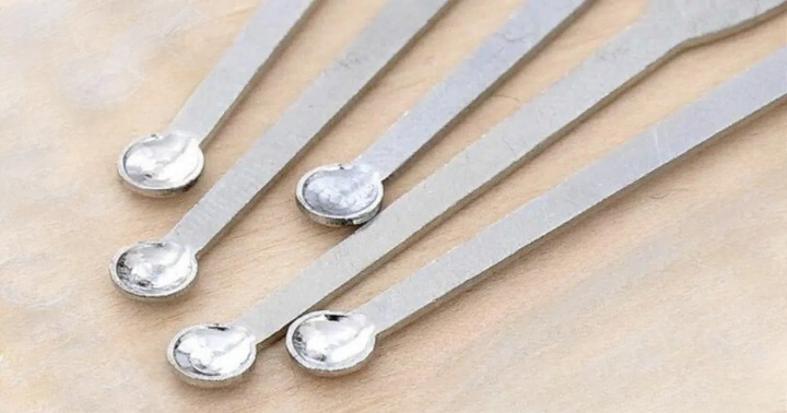 The Mystery of the Tiny Metal Spoon: Reddit’s Hilarious and Insightful Search for Its Purpose