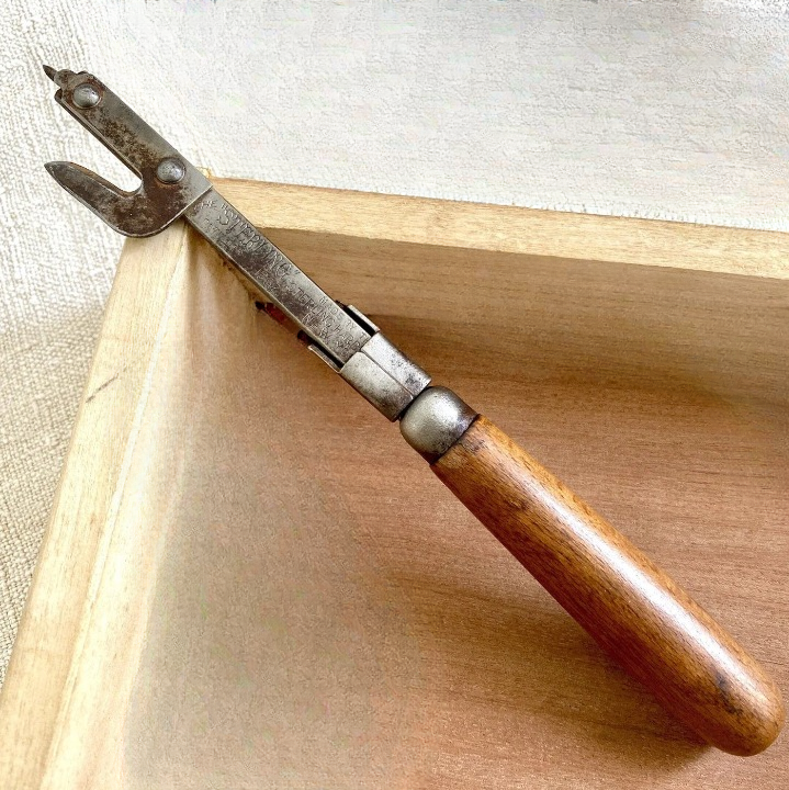 A Curious Yard Sale Discovery: Exploring the History of a Vintage Key-Style Can Opener