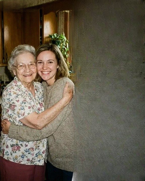 My Grandmother Left Her House to the Neighbor and Gave Me Only Her Old Sewing Machine — Then I Found a Hidden Key That Changed Everything