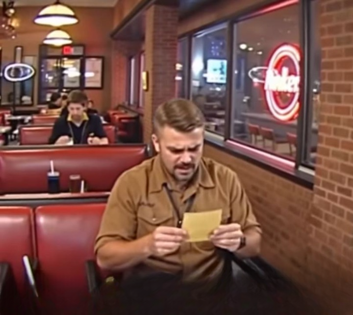 The Restaurant Owner Who Dined in Disguise — And the Waitress’s Quiet Note That Sparked a Powerful Change