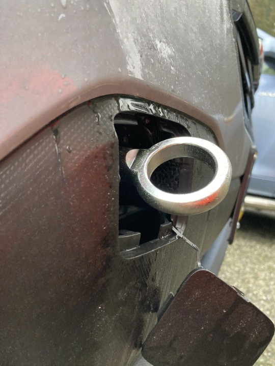 What That Small Square on Your Car Bumper Really Means: The Hidden Purpose Behind Your Vehicle’s Tow Hook Socket