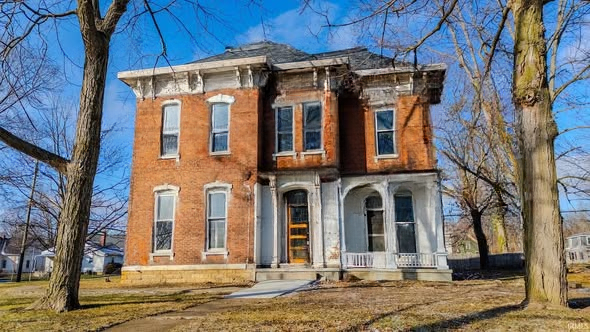 A Grand Victorian Home for Restoration in Wabash, Indiana: History, Opportunity, and Timeless Appeal