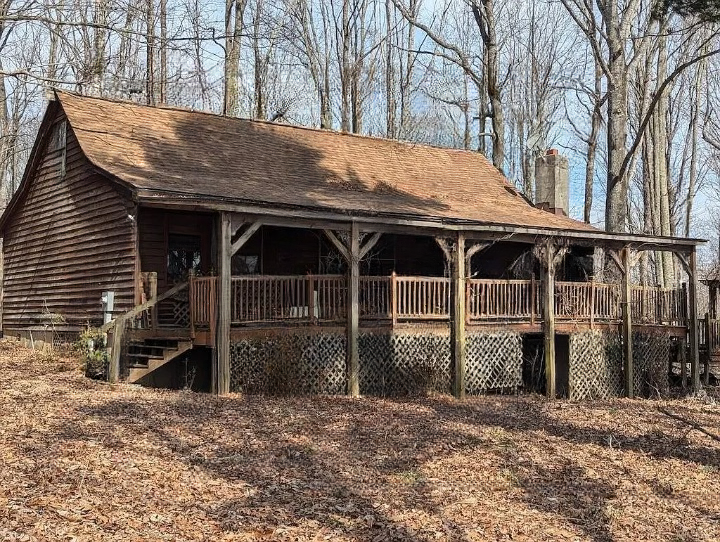 Rustic Log Cabin on 2 Acres in Pilot, Virginia – A Fixer-Upper Opportunity with Exceptional Potential