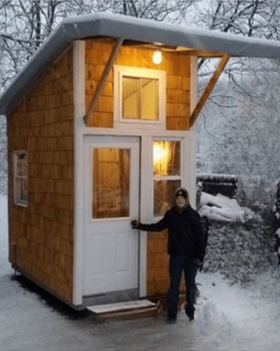 The Inspiring Story of a 13-Year-Old Who Built a Backyard Tiny House — A Powerful Journey of Creativity, Hard Work, and Determination