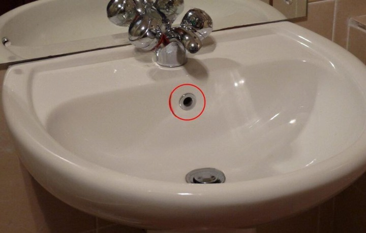 The Small Hole in Your Sink: A Tiny Detail With a Very Important Purpose
