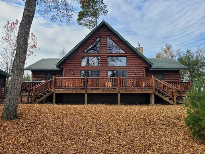 Northwoods Lakefront Living—Without the Full-Time Commitment