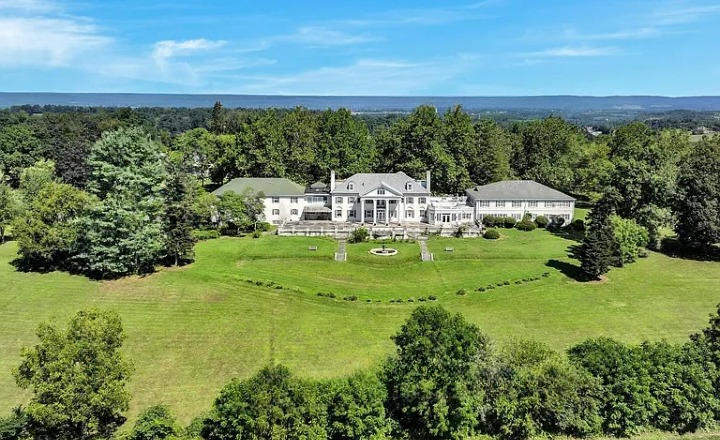 The Estate Everyone Wanted — Until the Truth Behind Hill Farm Came Out