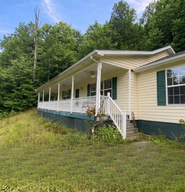 Charming Ranch Home on Nearly an Acre in Hurricane, West Virginia Offers Comfort, Space, and Investment Potential Through Rare Auction Opportunity