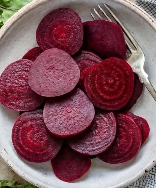 THE HIDDEN POWER OF BEETS: THE NATURAL FOOD THAT MAY BE TRANSFORMING YOUR HEALTH WITHOUT YOU REALIZING IT