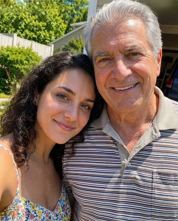 My Father’s Last Request Forced Me to Open His Locked Garage in Front of the Entire Family — The Truth Inside Changed Everything